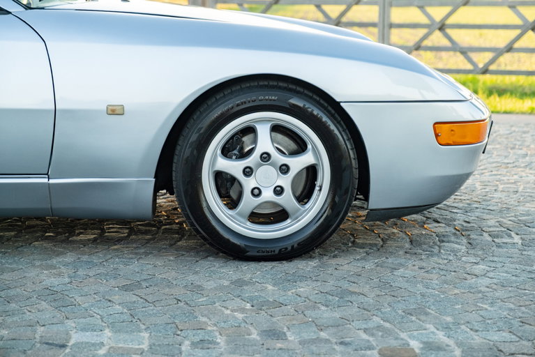 Porsche 968