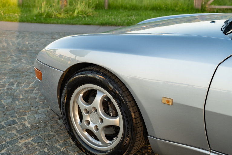 Porsche 968