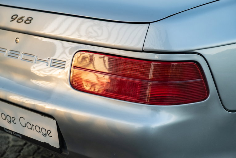 Porsche 968