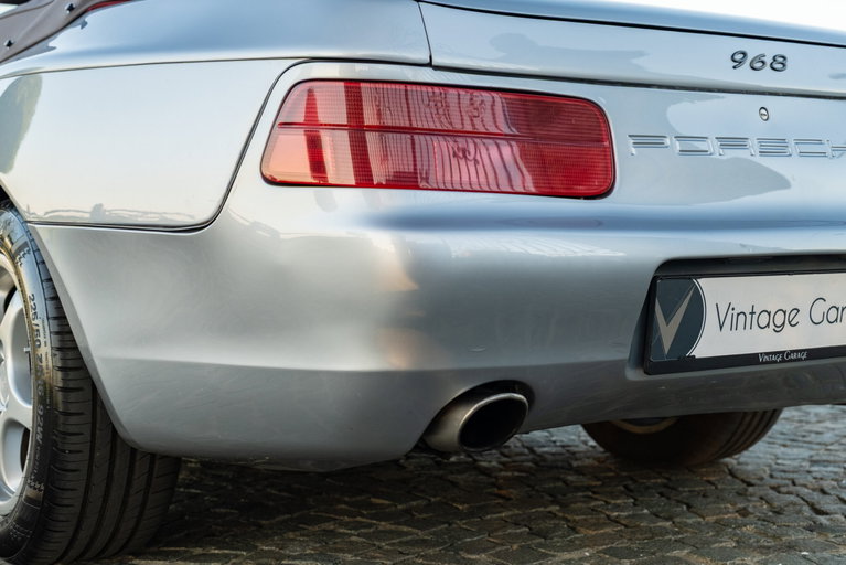 Porsche 968