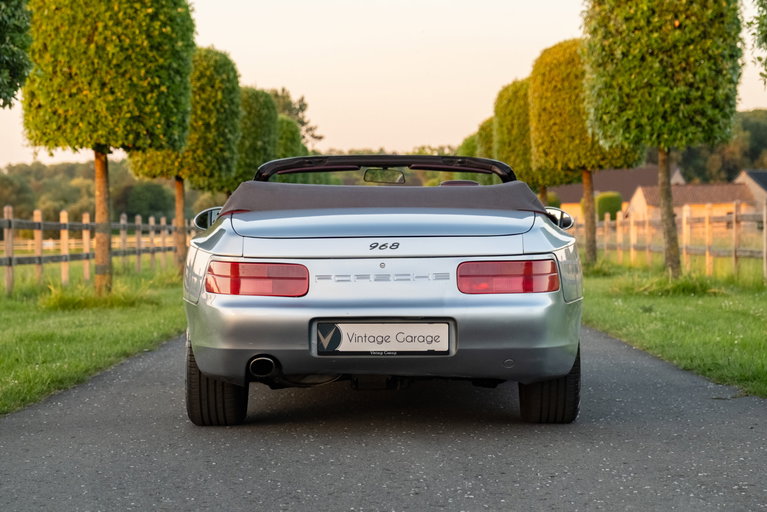 Porsche 968