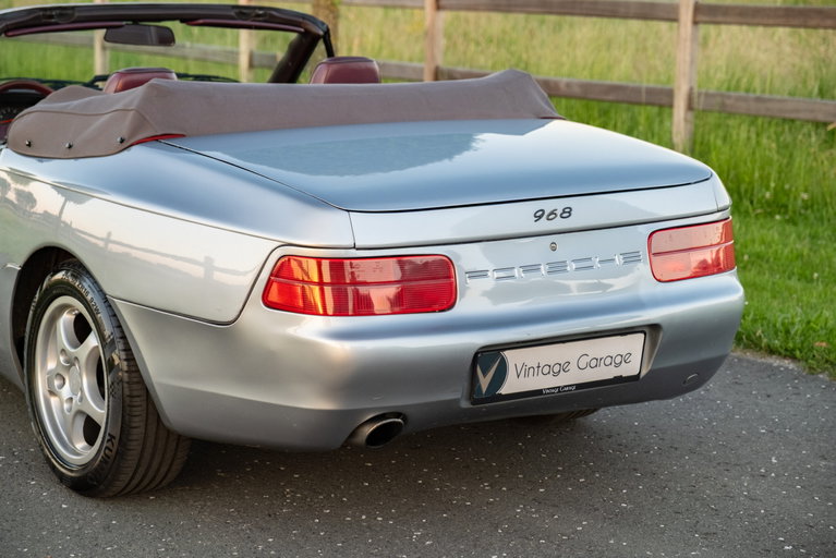 Porsche 968
