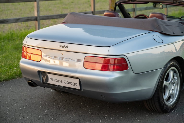 Porsche 968