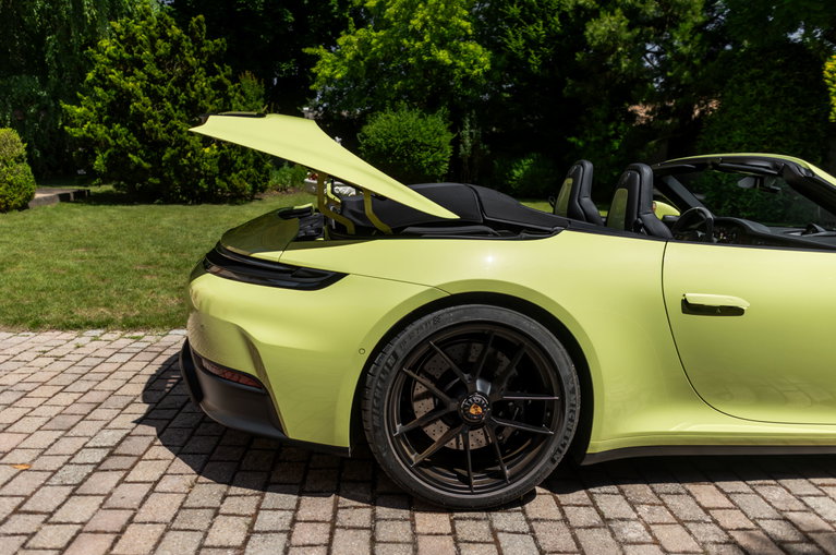 Porsche 992.2 Carrera GTS