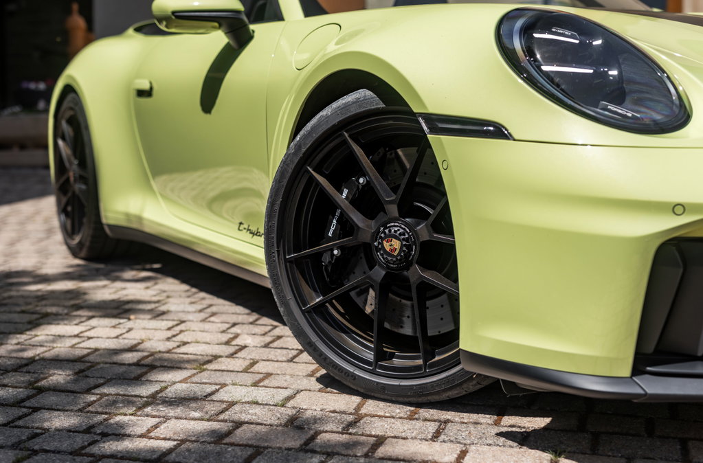 Porsche 992.2 Carrera GTS