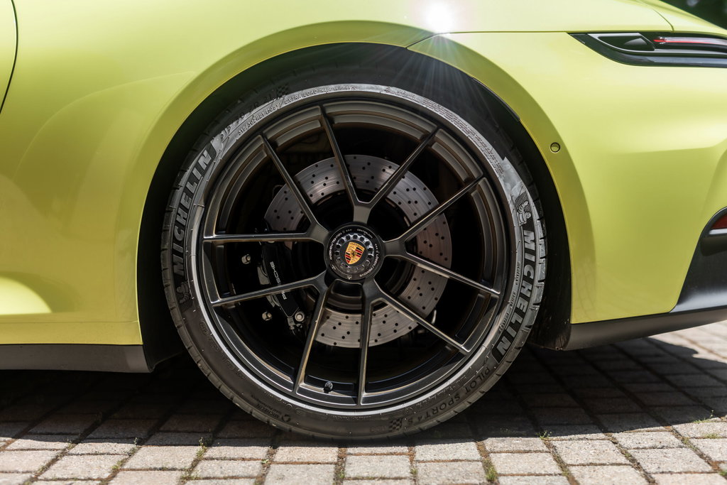 Porsche 992.2 Carrera GTS