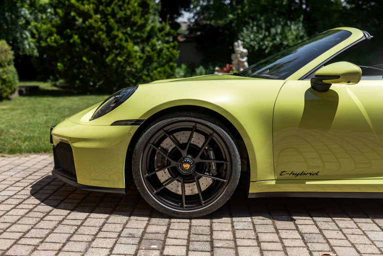 Porsche 992.2 Carrera GTS