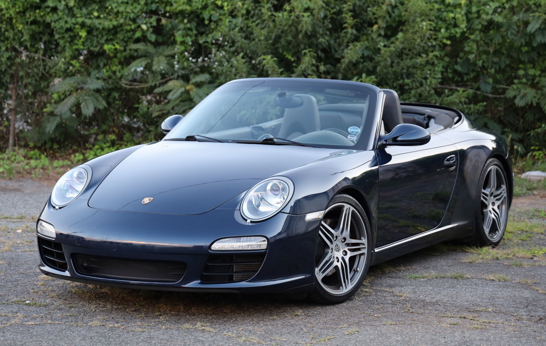 Porsche in Dark Blue Metallic M5X - Color Overview - elferspot.com