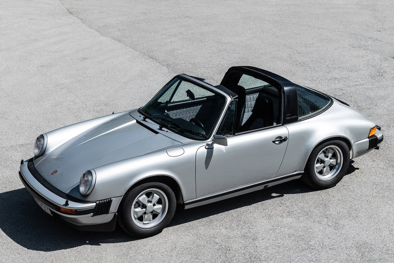 Porsche 911 “25 Jahre Jubiläumsmodell”