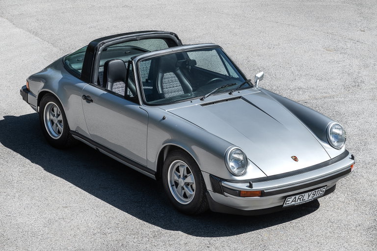 Porsche 911 “25 Jahre Jubiläumsmodell”