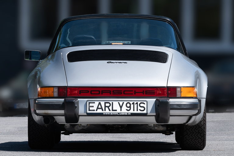 Porsche 911 “25 Jahre Jubiläumsmodell”