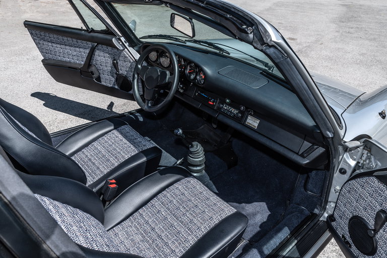 Porsche 911 “25 Jahre Jubiläumsmodell”
