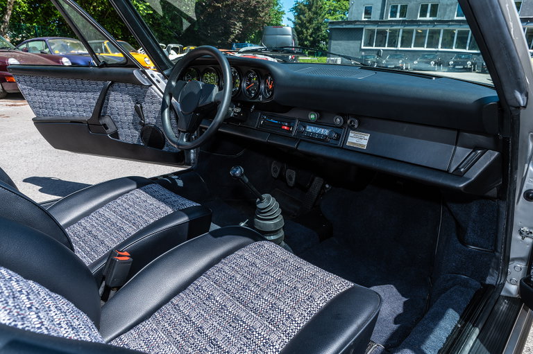 Porsche 911 “25 Jahre Jubiläumsmodell”
