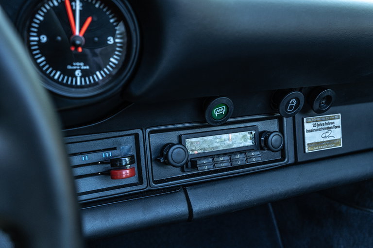 Porsche 911 “25 Jahre Jubiläumsmodell”