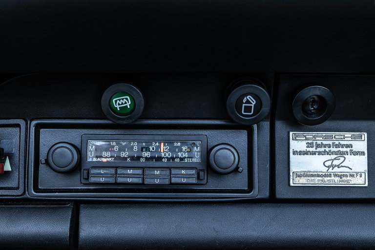 Porsche 911 “25 Jahre Jubiläumsmodell”