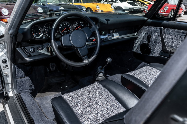 Porsche 911 “25 Jahre Jubiläumsmodell”