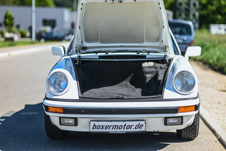Porsche 911 Carrera 3.2