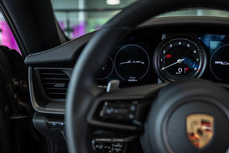 Porsche 992 Carrera 4
