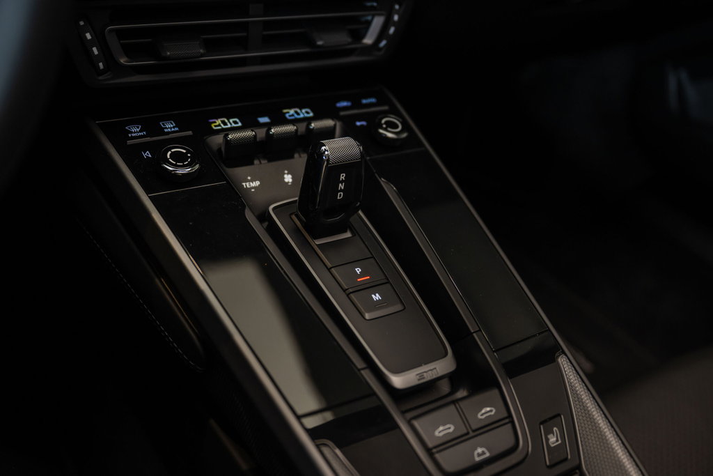 Porsche 992 Carrera 4