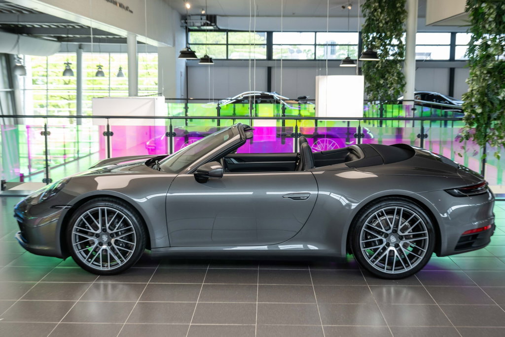 Porsche 992 Carrera 4