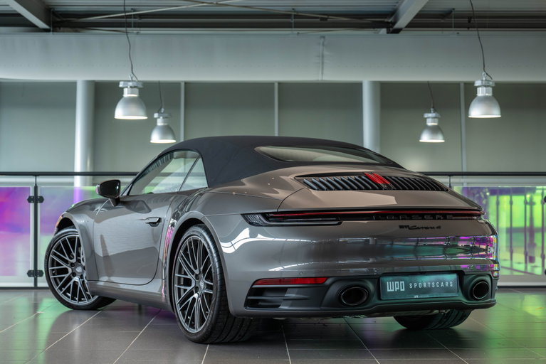 Porsche 992 Carrera 4
