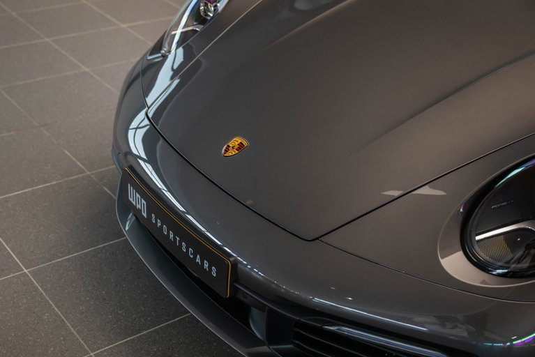 Porsche 992 Carrera 4