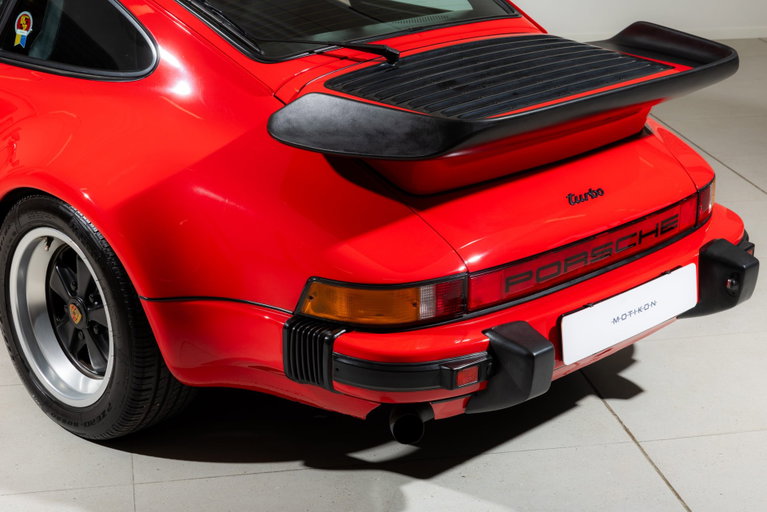 Porsche 911 Turbo 3.3