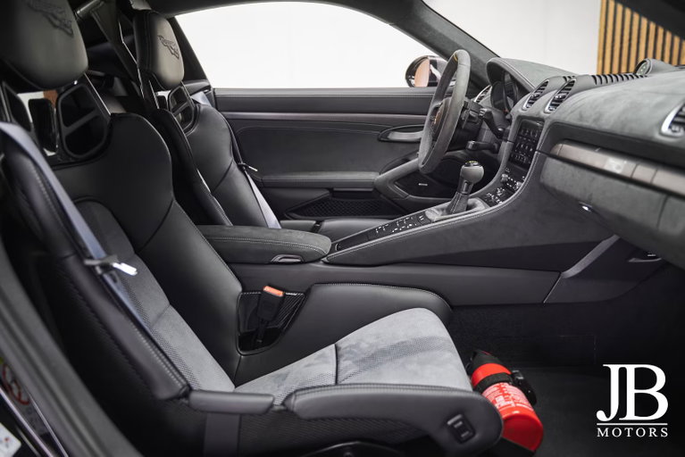 Porsche 718 Cayman GT4 RS