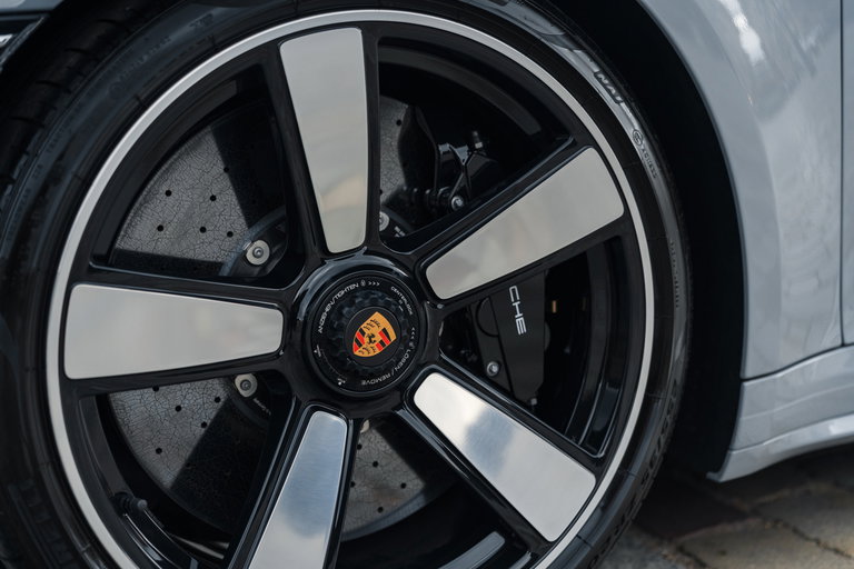 Porsche 992 Sport Classic
