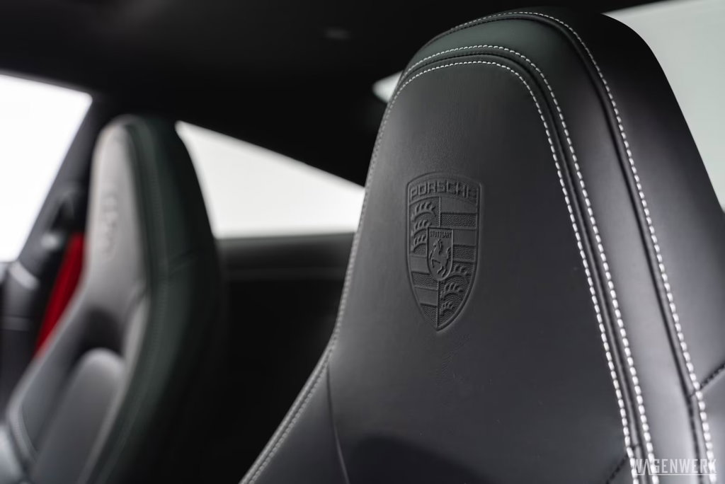 Porsche 992 Carrera 4S