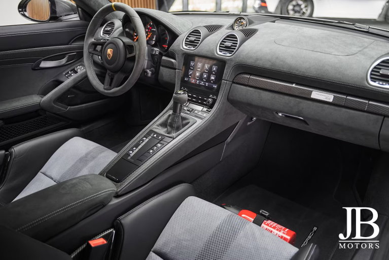 Porsche 718 Cayman GT4 RS