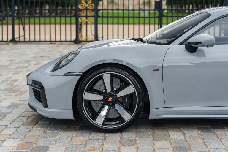 Porsche 992 Sport Classic