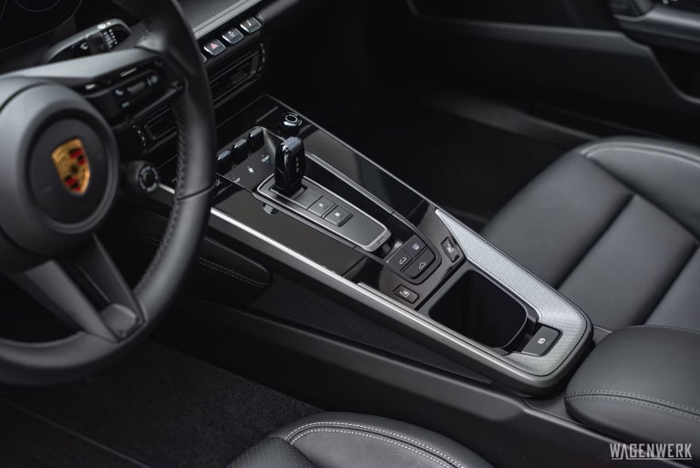 Porsche 992 Carrera 4S