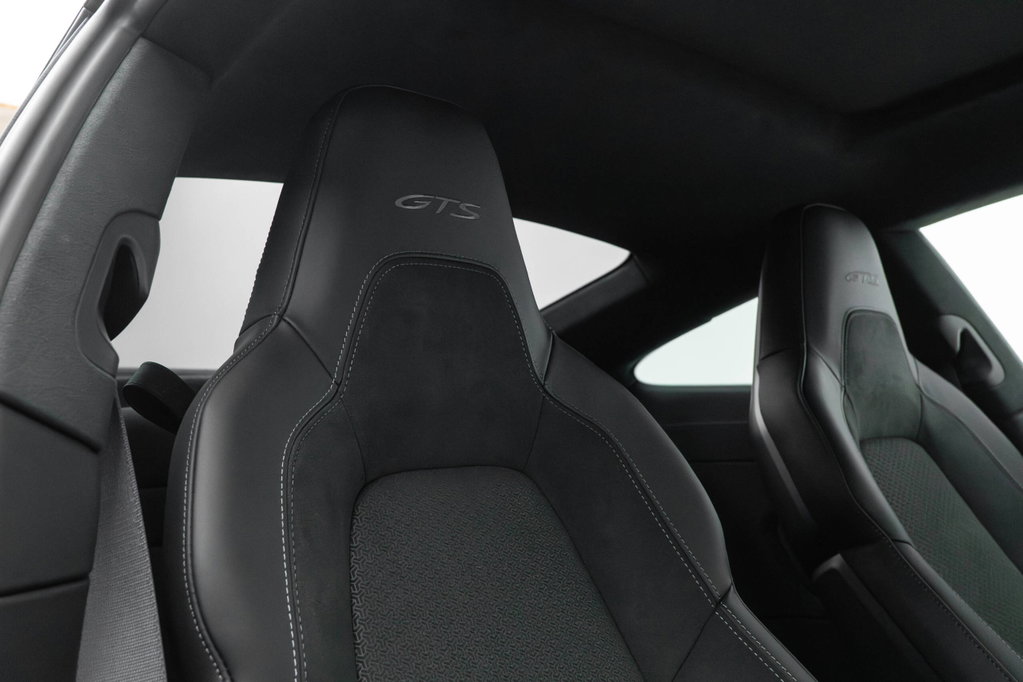 Porsche 992.2 Carrera 4 GTS