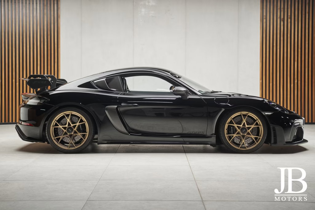 Porsche 718 Cayman GT4 RS