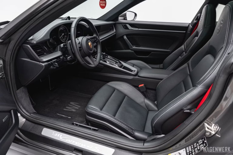 Porsche 992 Carrera 4S