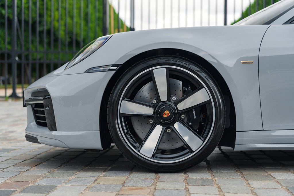 Porsche 992 Sport Classic