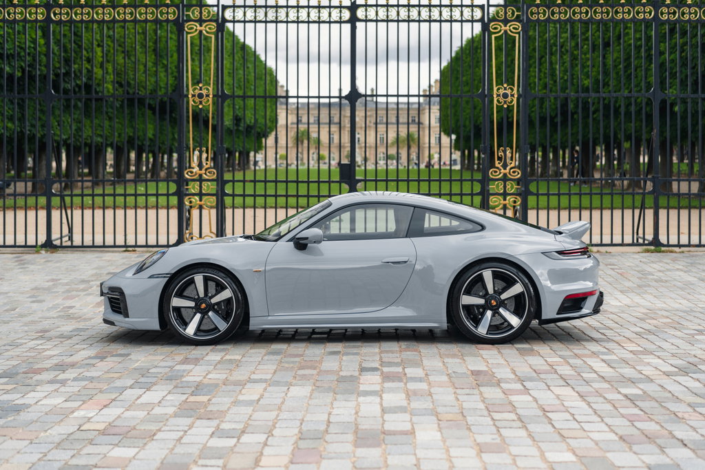 Porsche 992 Sport Classic