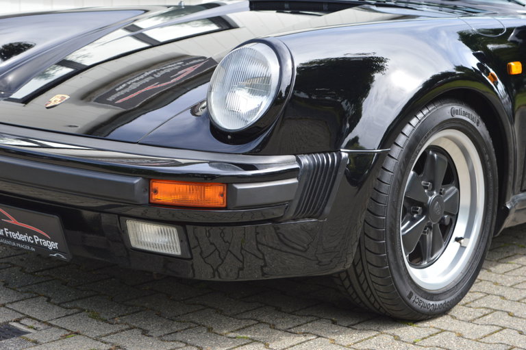 Porsche 911 Carrera 3.2 Speedster