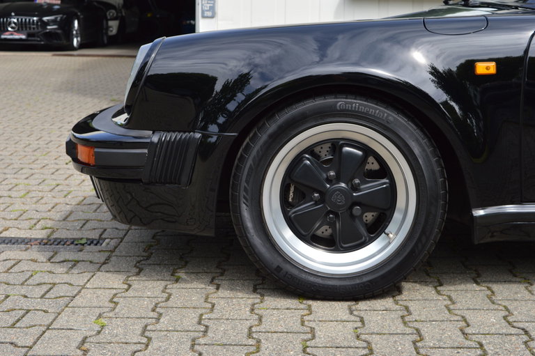 Porsche 911 Carrera 3.2 Speedster