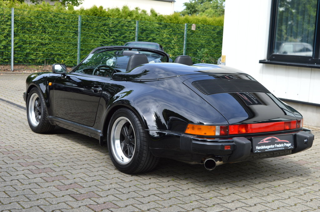 Porsche 911 Carrera 3.2 Speedster