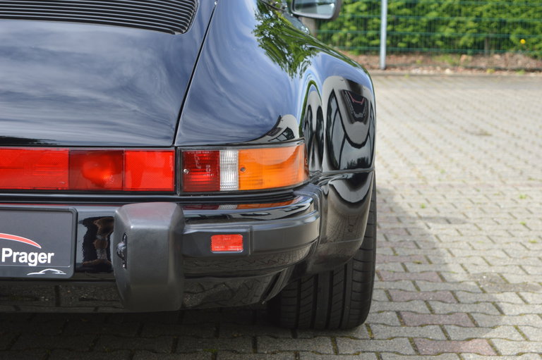 Porsche 911 Carrera 3.2 Speedster