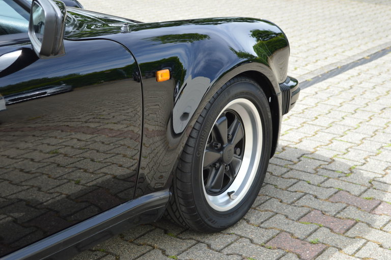 Porsche 911 Carrera 3.2 Speedster