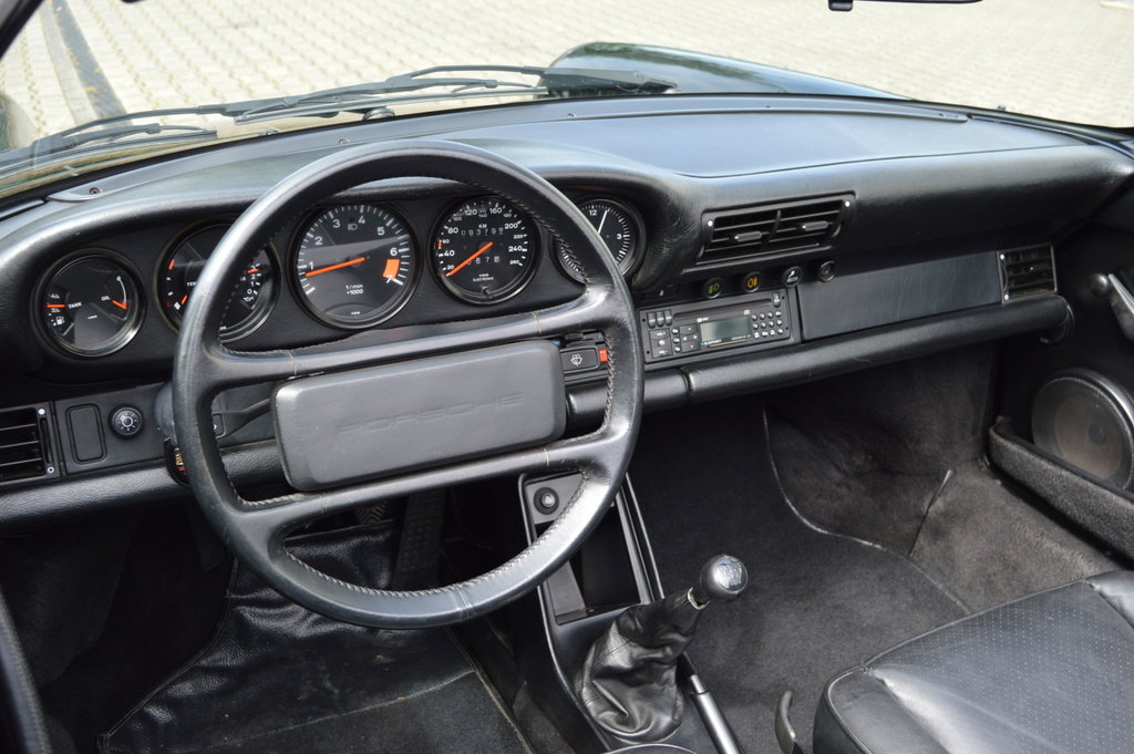 Porsche 911 Carrera 3.2 Speedster