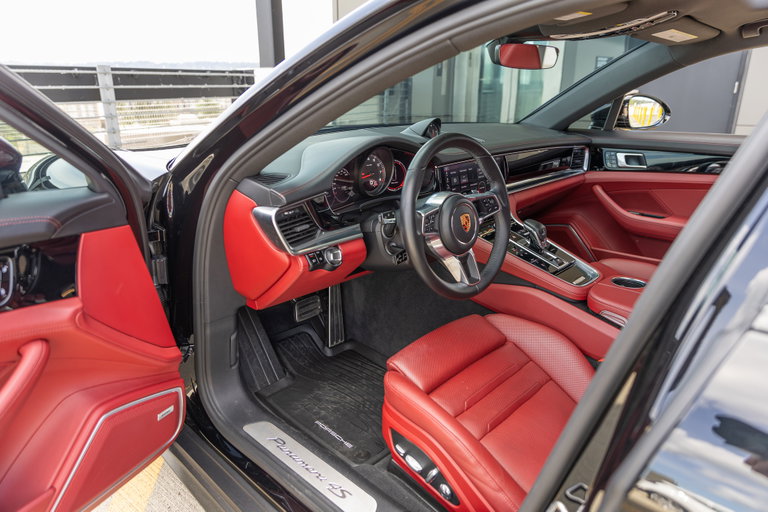 Porsche Panamera 4S