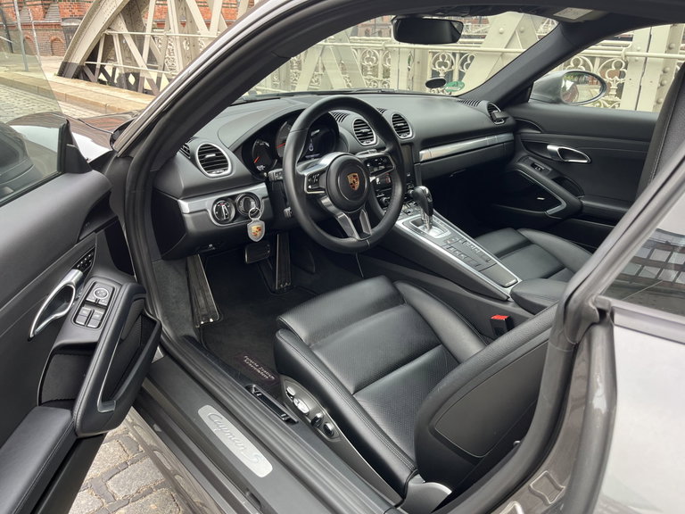 Porsche 718 Cayman S