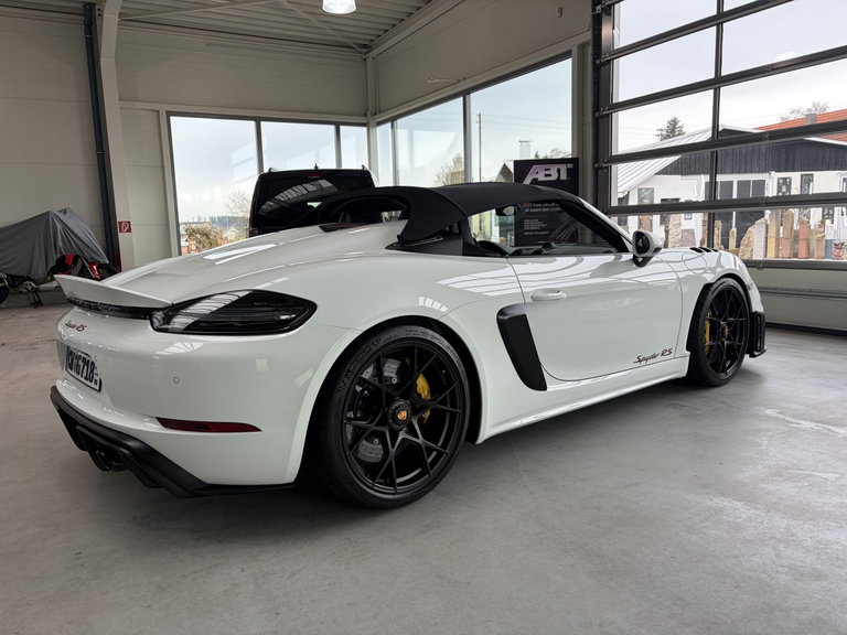 Porsche 718 Spyder RS
