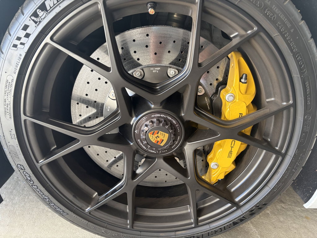 Porsche 718 Spyder RS