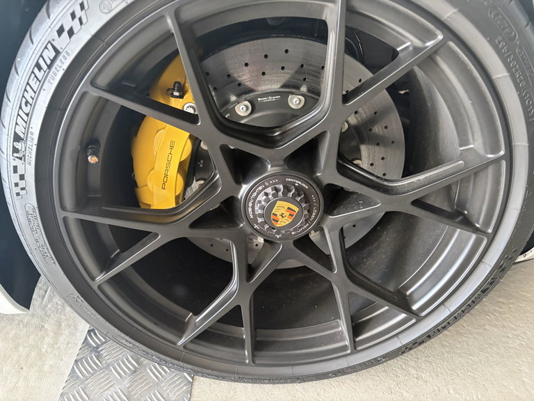 Porsche 718 Spyder RS