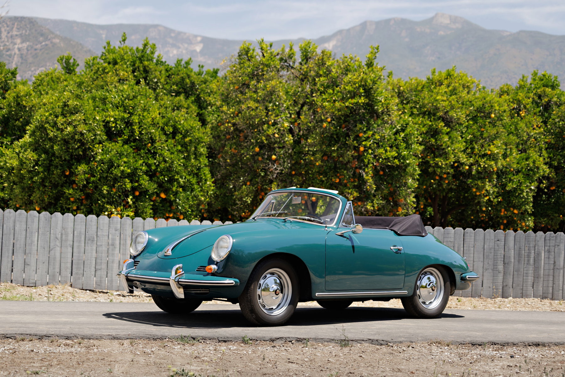 Porsche in Fjord Green 6005 - Color Overview - elferspot.com